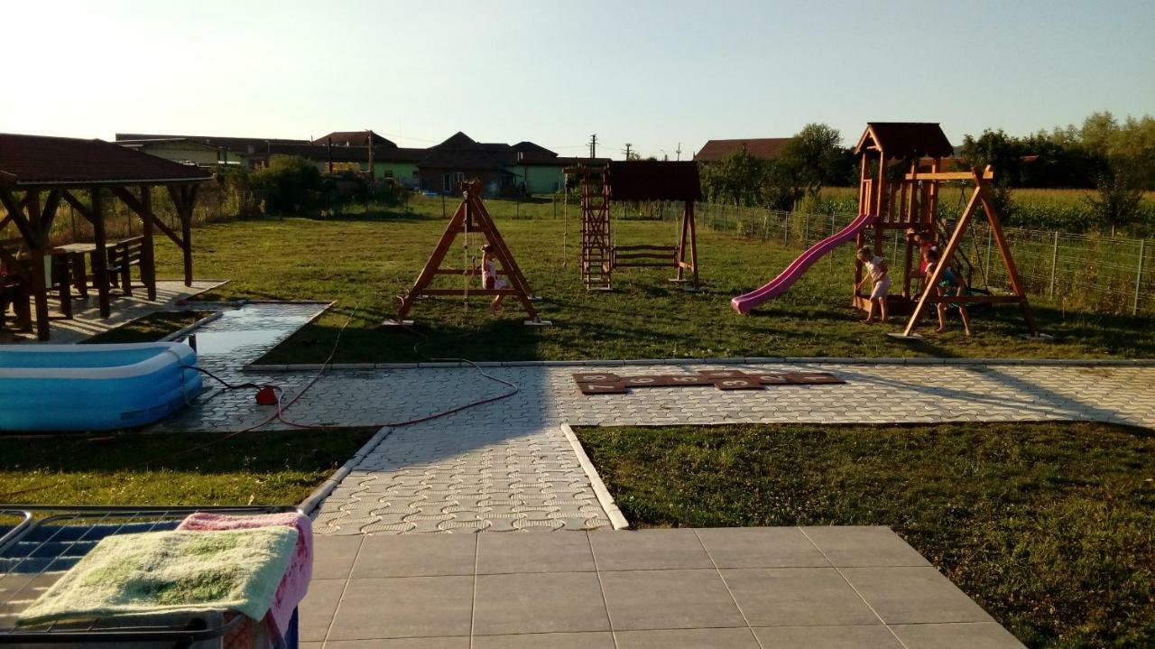 Pensiunea Soli Deo Gloria Sarmaság Kültér fotó